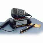 Dynascan P-72 emissora miniatura bibanda VHF/UHF - full duplex - 20 W