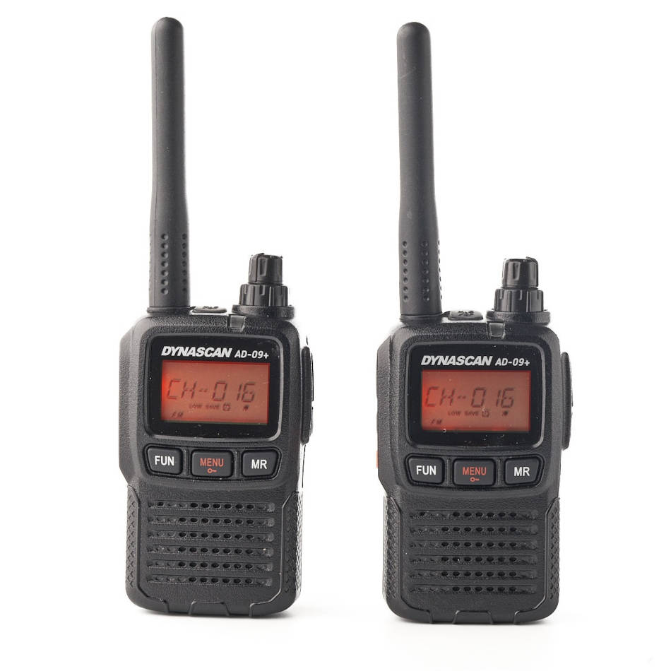 Dynascan AD-09+ Plus pack 2 walkies+maletn+auriculares de uso libre normas PMR446