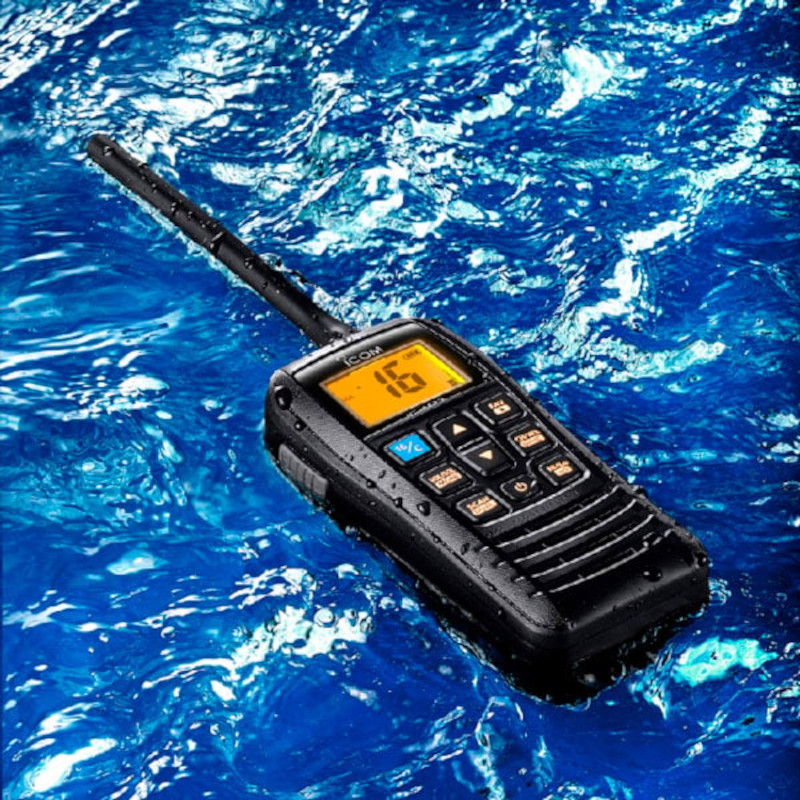 Icom IC-M37E - Walkie VHF Marino de 6 W con flotación y luz de flash