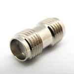 Conector adaptador doble SMA hembra